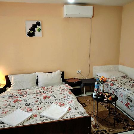 Guest House Emiliya Ovchartsi  エクステリア 写真