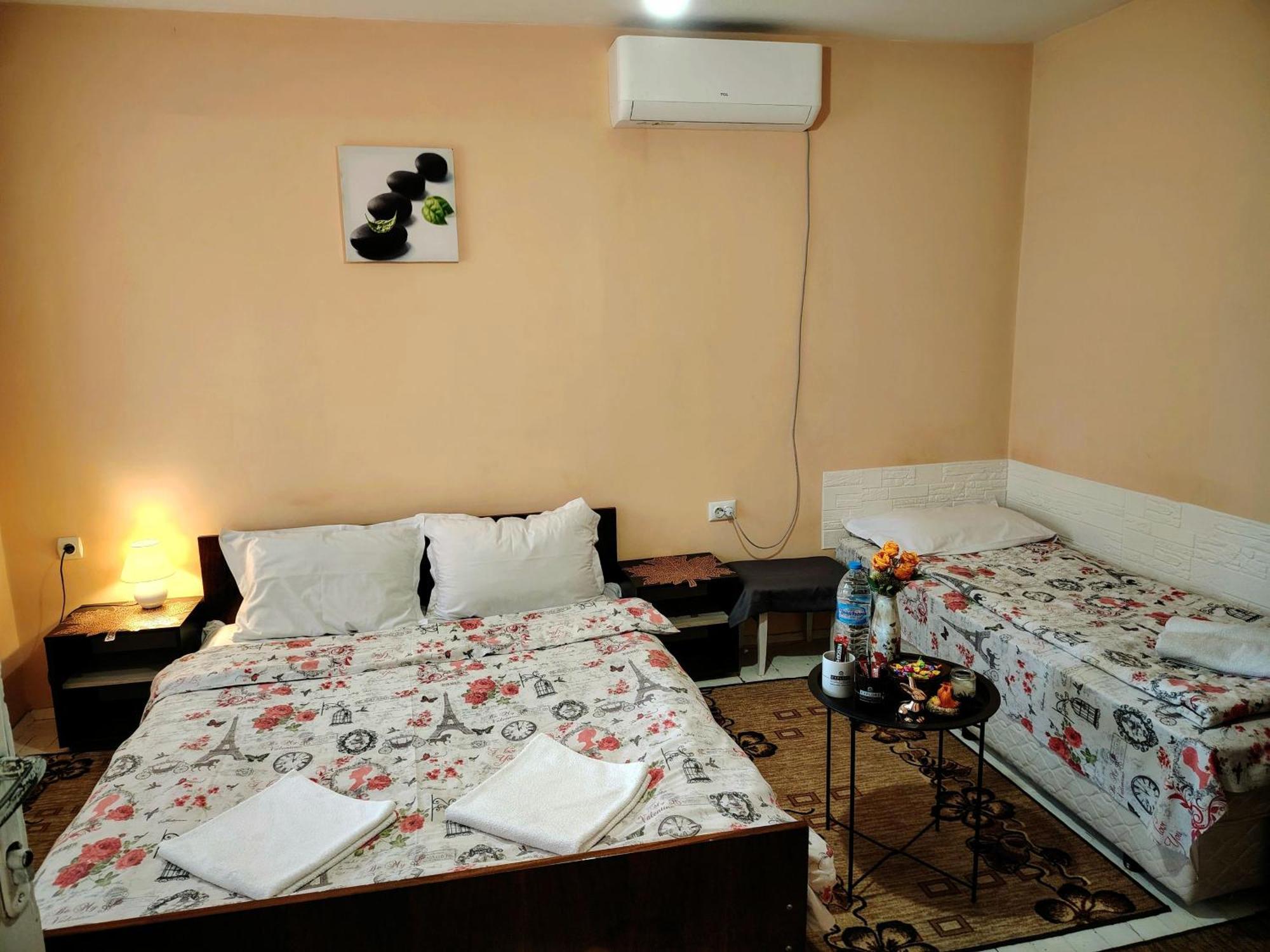 Guest House Emiliya Ovchartsi  エクステリア 写真